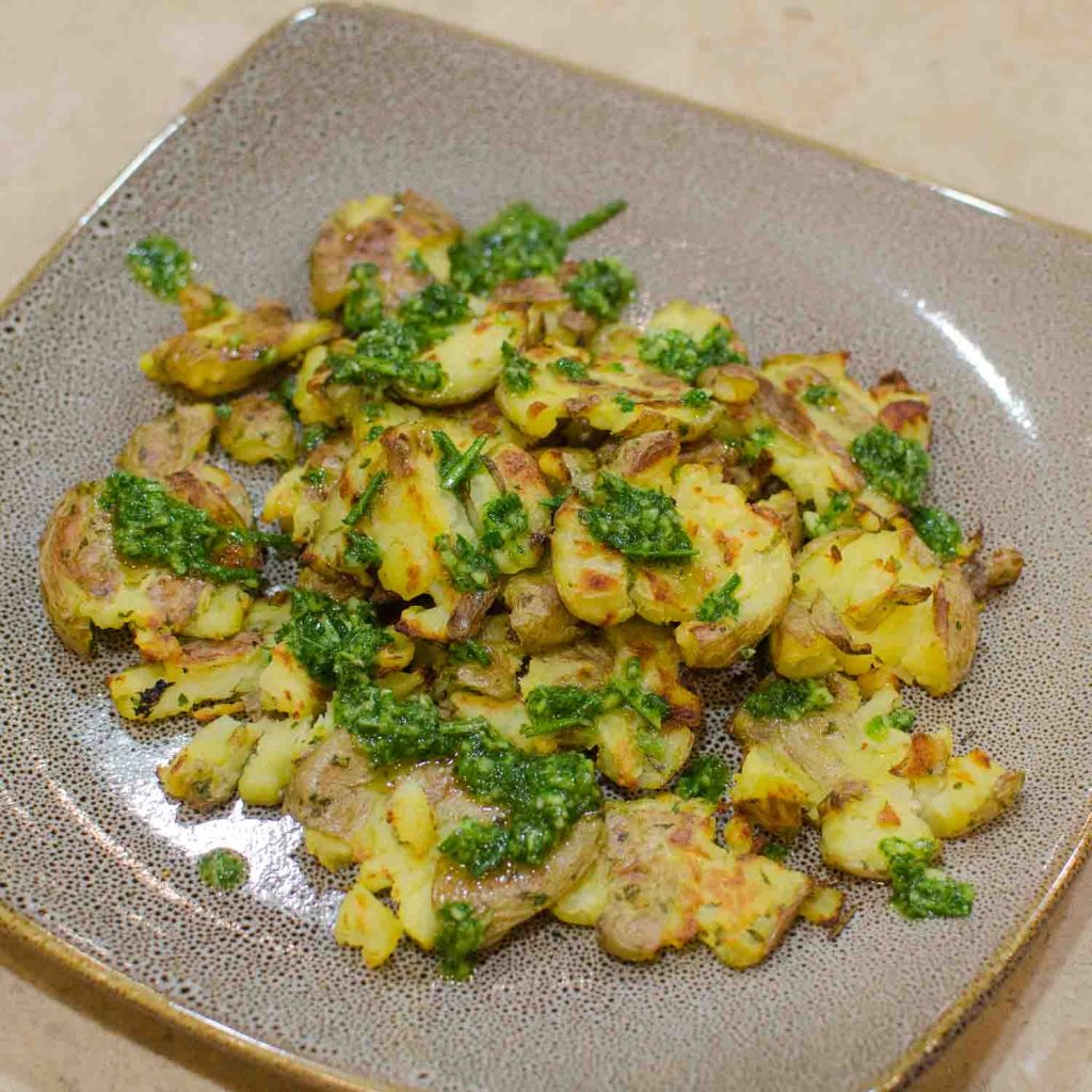 Crispy Smashed Baby Potatoes with Garlic and Rosemary Oil