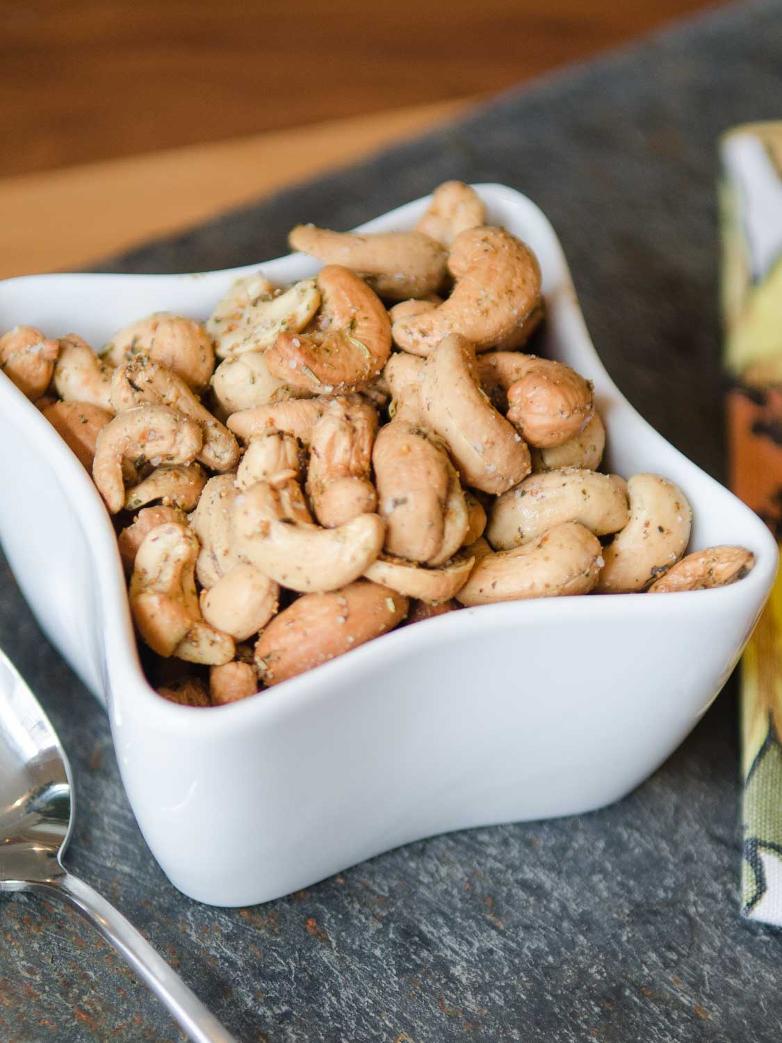 Garlic and Herb Roasted Cashews
