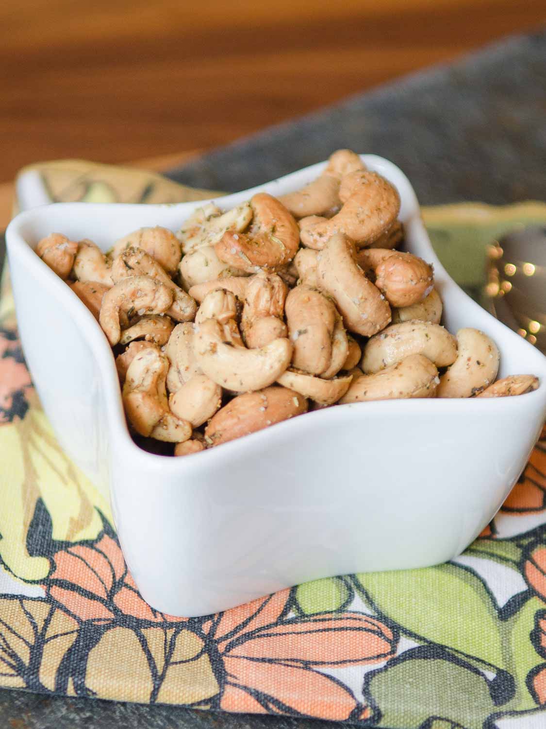 Garlic and Herb Roasted Cashews